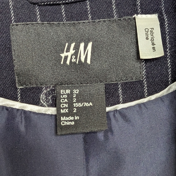 H&M Women's (Size 2) Navy/White Lined Pinstripe Blazer/Jacket - Picture 15 of 15